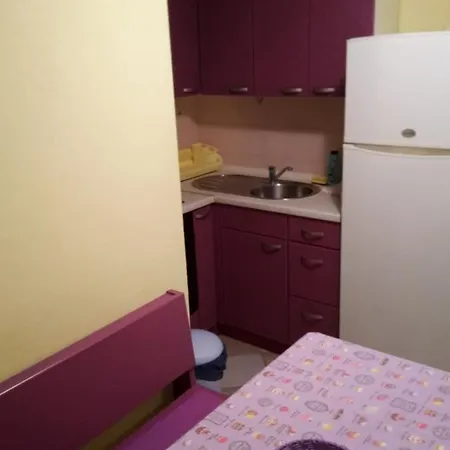 In With Balcony, Air Conditioning, Wifi Apartment Nin
