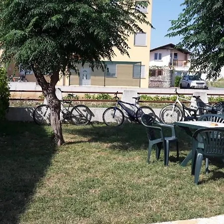 In With Balcony, Air Conditioning, Wifi