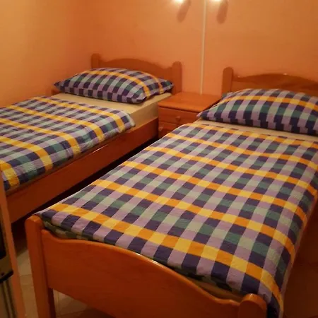 Apartment In With Balcony, Air Conditioning, Wifi